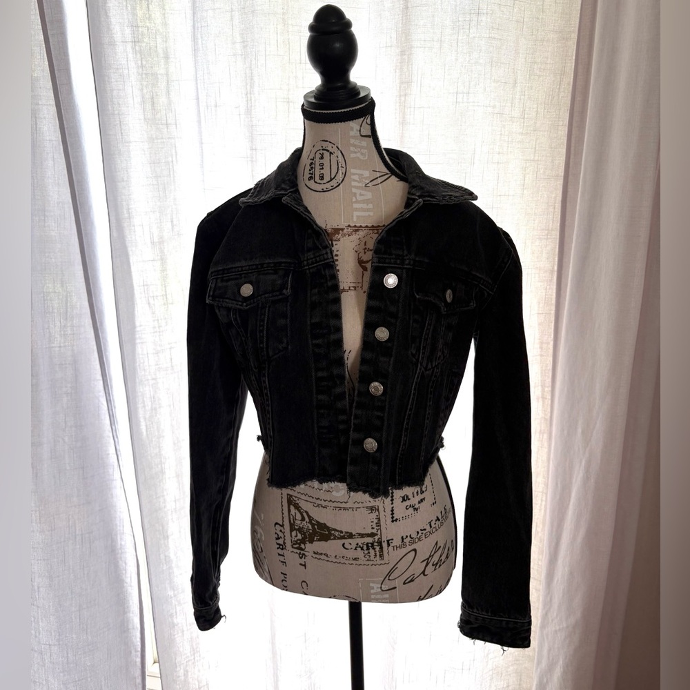Zara Black Cropped Denim Jacket